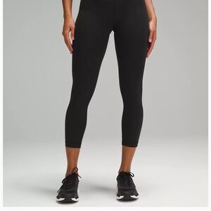 Lululemon Wunder Train black cropped leggings.